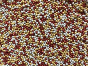 Шарики красно-бело-золотые 1кг