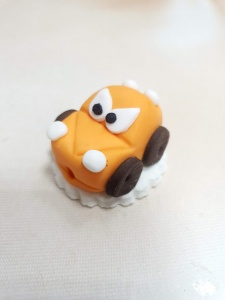 Сахарная фигурка "Машинка" оранжевая