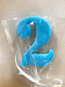 Леденец топпер цифра "2" голубой матовый 8см