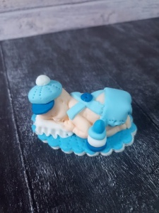 Сахарная фигурка "Младенец"голубой в кепочке