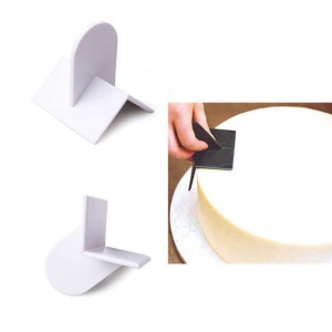 Угловой выравниватель для краев торта